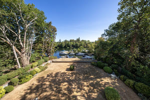 Communal Gardens- click for photo gallery